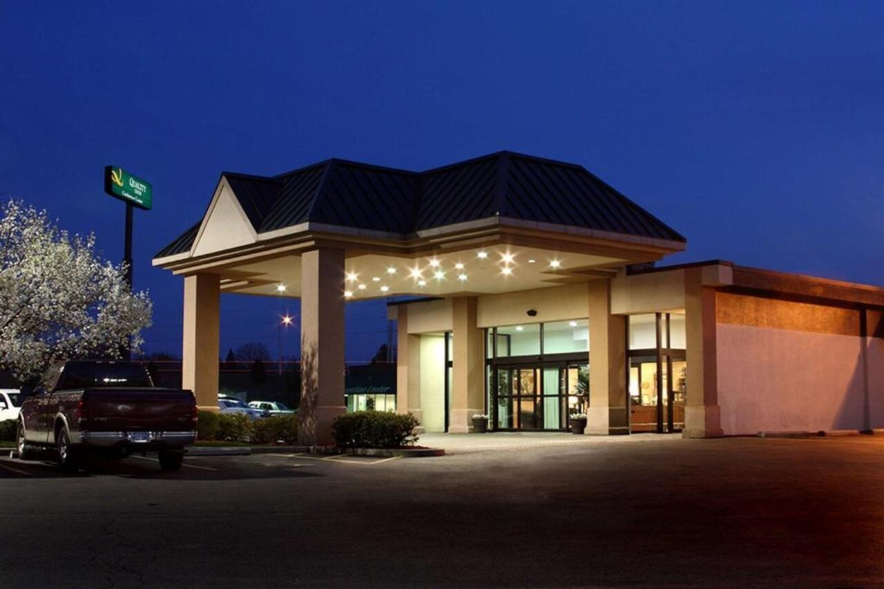 Quality Inn And Conference Center Springfield Bagian luar foto
