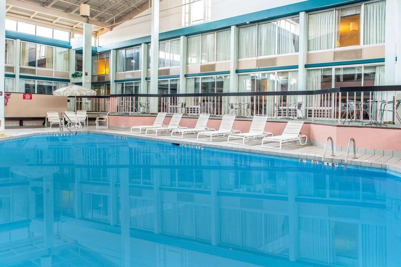 Quality Inn And Conference Center Springfield Bagian luar foto