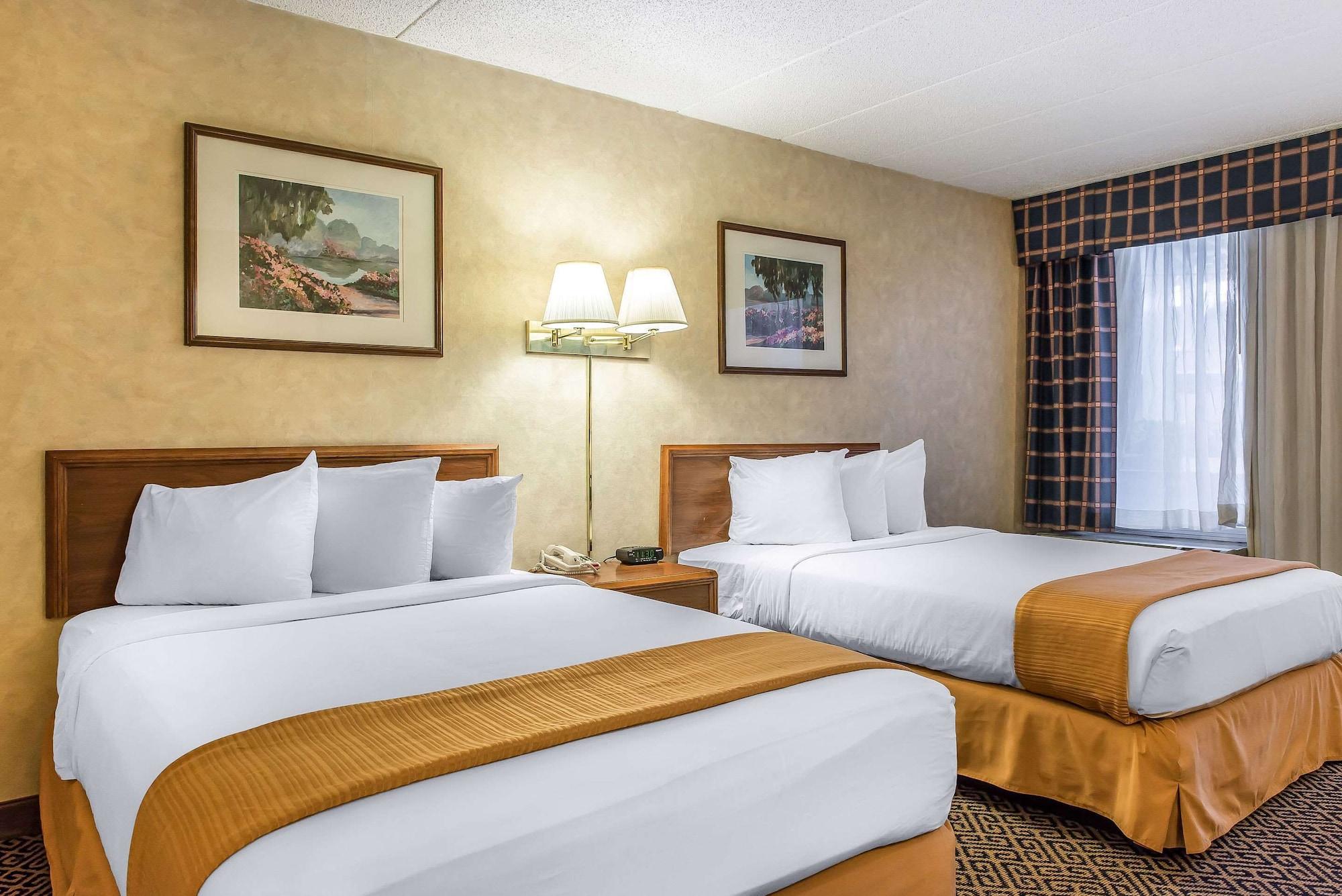 Quality Inn And Conference Center Springfield Bagian luar foto