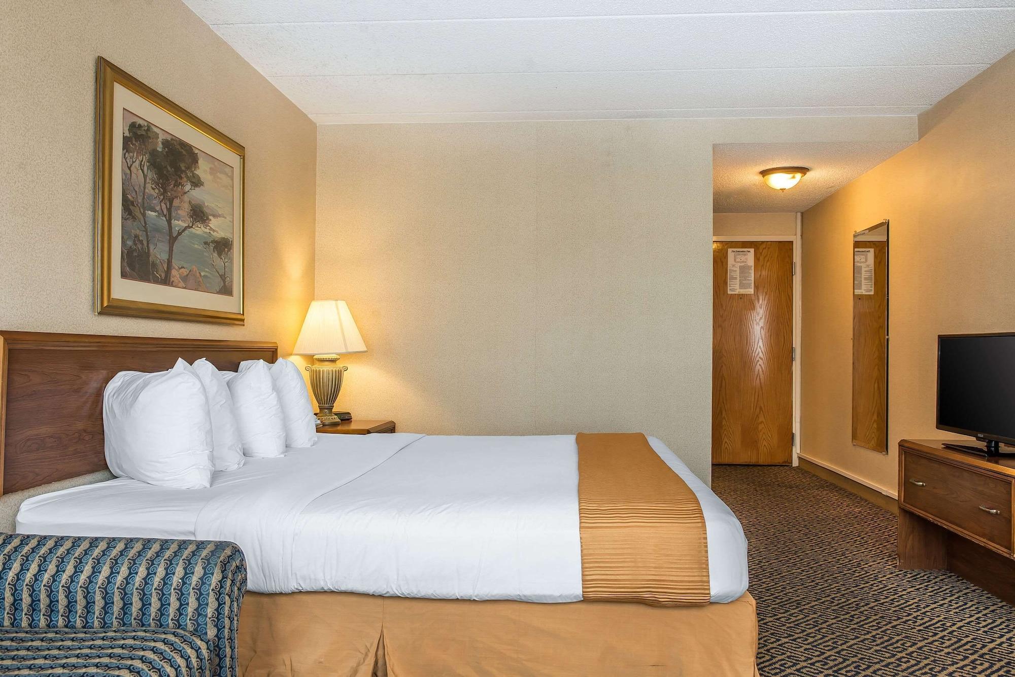 Quality Inn And Conference Center Springfield Bagian luar foto