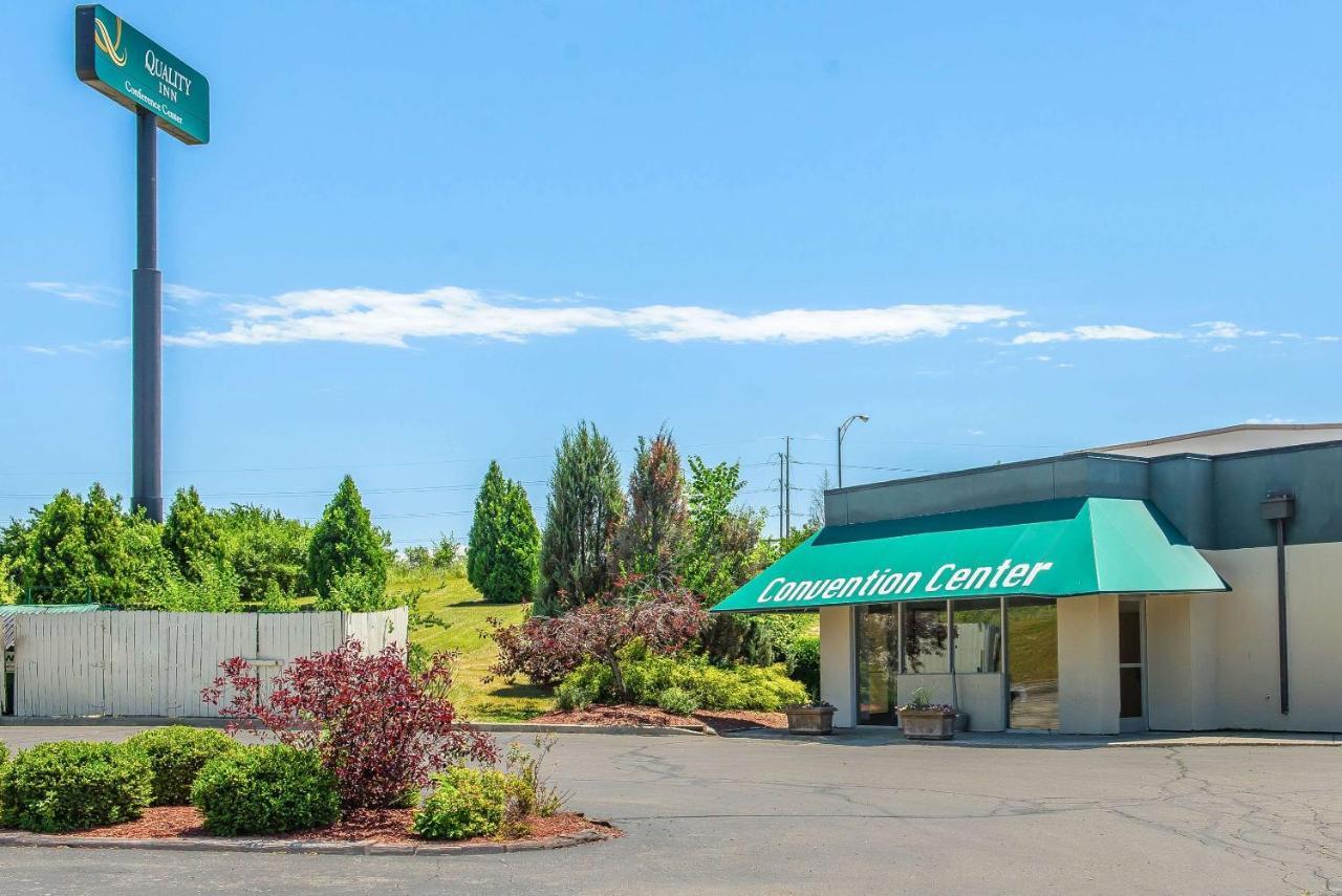 Quality Inn And Conference Center Springfield Bagian luar foto