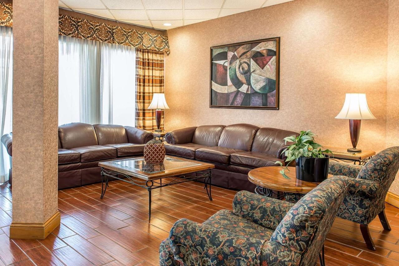 Quality Inn And Conference Center Springfield Bagian luar foto