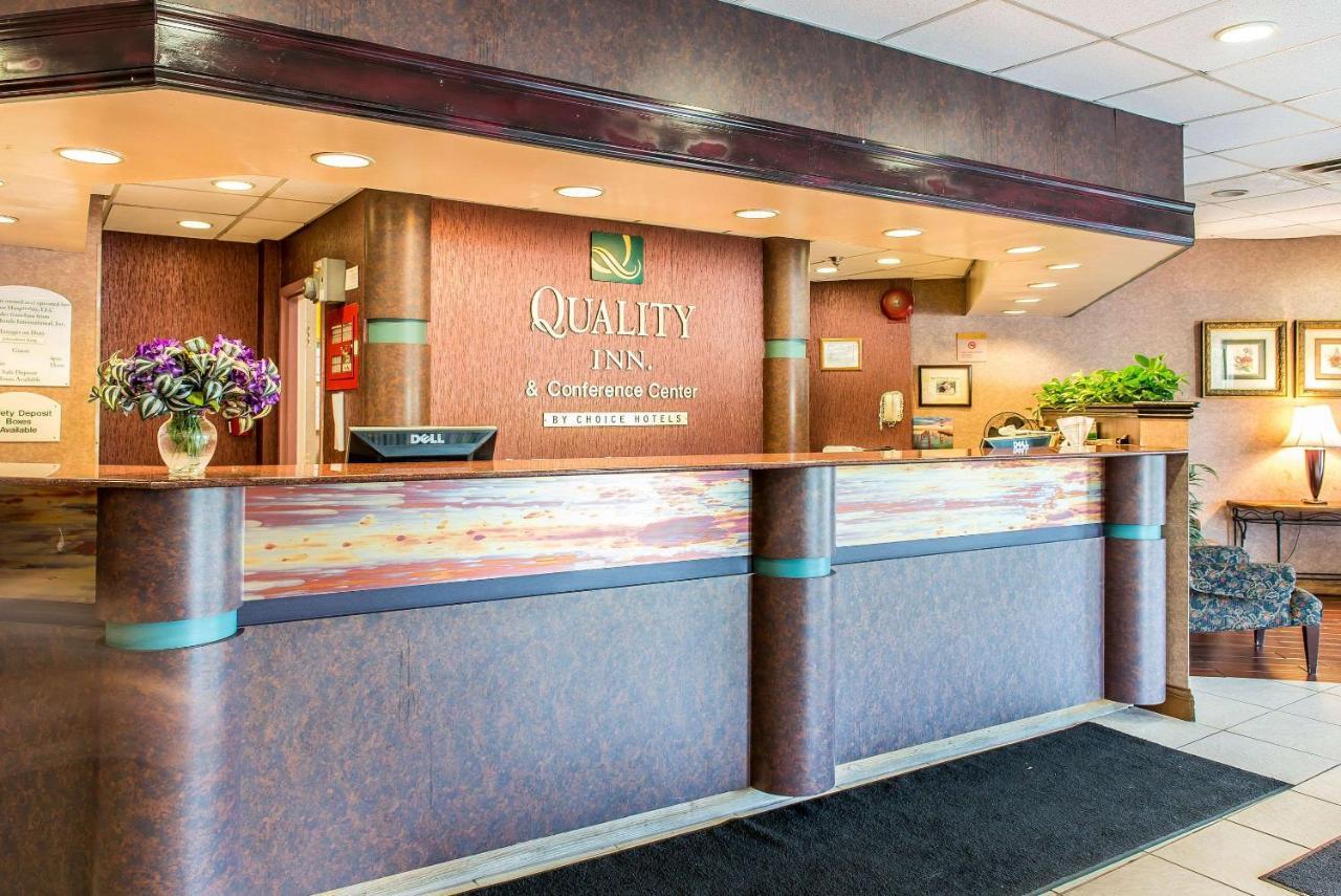 Quality Inn And Conference Center Springfield Bagian luar foto